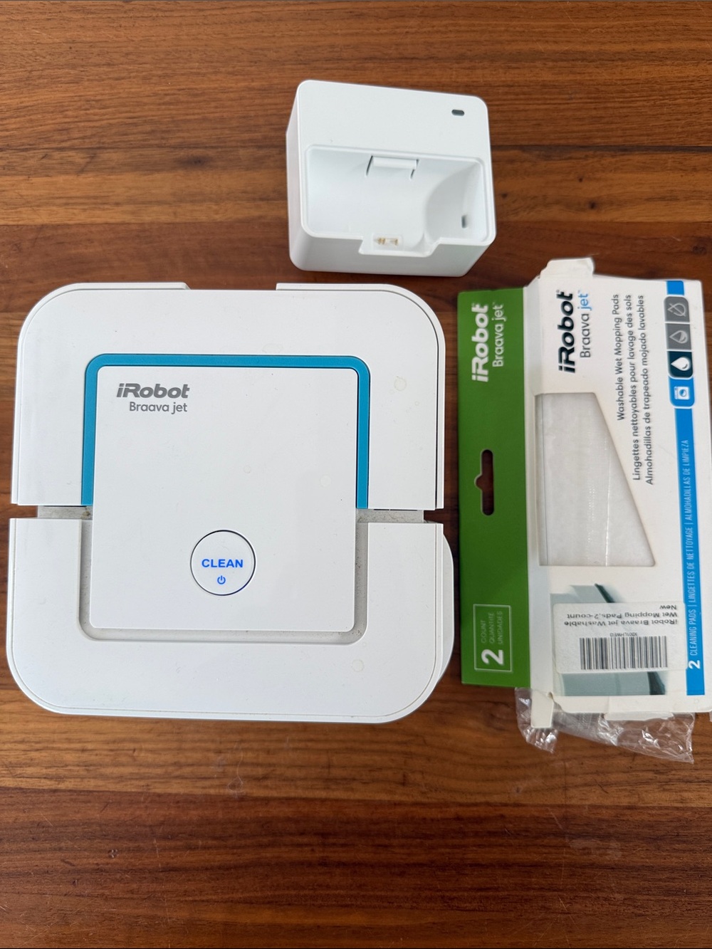 iRobot Braava jet White Floor Mopping Robot with Charging Dock and mopping pads